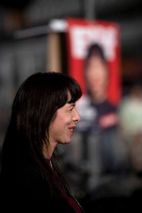 Elif Eralp, Die Linke Wahlkampfabschluss DEU, Deutschland, Germany, Berlin, 18.09.2026 Elif Eralp , Spitzenkandidatin der Partei Die Linke in Berlin bei einer Kundgebung zum Wahlkampfabschluss der Partei Die Linke fuer die Abgeordnetenhauswahl am 20. September 2026 vor dem Roten Rathaus in Berlin Deutschland en: Elif Eralp , lead candidate of the Left Party Die Linke in Berlin at a rally to mark the end of the Left Party s election campaign for the Berlin House of Representatives election on September 20 2026 in front of the Red City Hall Rotes Rathaus in Berlin Germany .