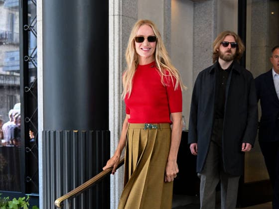 IPA88829533 - Milan, Milan Fashion Week 2026 Celebrities in the City Leaving Palazzo Parigi Pictured: Uma Thurman  Copyright: xManuelexMangiarottix xManuelexMangiarottix IPA88829533