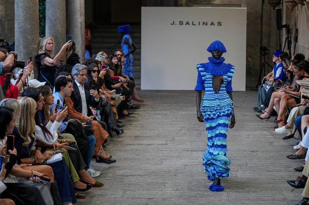 IPA88836328 - Milan, Milan Women™s Fashion Week Spring Summer 2027 - Women™s Fashion, Spring Summer 2027 - J.Salinas fashion show - runway in the photo: models  Copyright: xRiccardoxGIordanox xRiccardoxGiordano IPAx IPA88836328