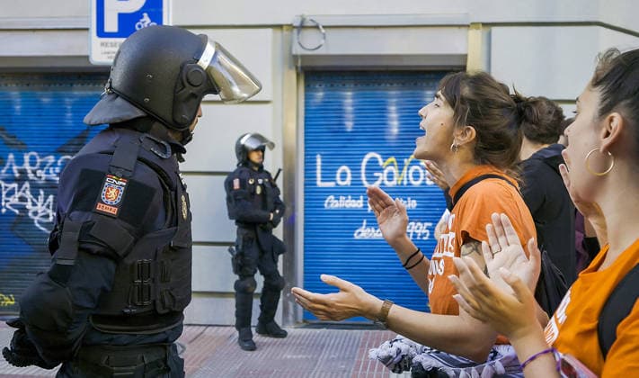 September 23, 2026, Madrid, Madrid, SPAIN: Authorities carry out the eviction of Maricarmen from her home, amid the presence of people supporting her and attention from the media. Madrid SPAIN  - ZUMAz108 20260923_znp_z108_008 Copyright: xRichardxZubelzux