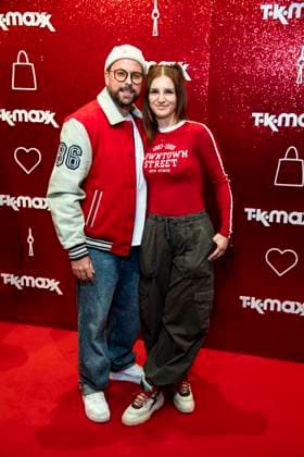 ABB TKMAXX- Felix von Jascheroff und Alexandra Sophie zu Gast auf dem roten Teppich bei der Neueroeffnung der TK Maxx Filiale am Alexanderplatz am 24.09.2026 in Berlin Berlin Deutschland