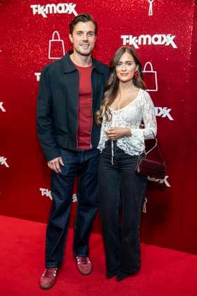 ABB TKMAXX- Tim Reitz und Vivien Grabatis zu Gast auf dem roten Teppich bei der Neueroeffnung der TK Maxx Filiale am Alexanderplatz am 24.09.2026 in Berlin Berlin Deutschland