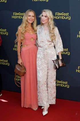 Jenny Elvers und Juliane Golbs bei der Premiere des Kinofilms Hygge auf dem 34. Filmfest Hamburg 2026 im Cinemaxx Dammtor. Hamburg, 25.09.2026