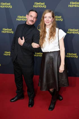 Sönke Möhring und Pheline Roggan bei der Premiere der ARD-Serie Friesenjunkies auf dem 34. Filmfest Hamburg 2026 im Cinemaxx Dammtor. Hamburg, 25.09.2026