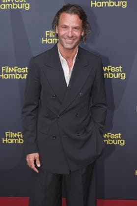 Stephan Luca bei der Premiere der ARD-Serie Friesenjunkies auf dem 34. Filmfest Hamburg 2026 im Cinemaxx Dammtor. Hamburg, 25.09.2026