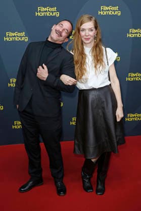 Sönke Möhring und Pheline Roggan bei der Premiere der ARD-Serie Friesenjunkies auf dem 34. Filmfest Hamburg 2026 im Cinemaxx Dammtor. Hamburg, 25.09.2026