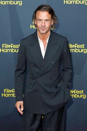 Stephan Luca bei der Premiere der ARD-Serie Friesenjunkies auf dem 34. Filmfest Hamburg 2026 im Cinemaxx Dammtor. Hamburg, 25.09.2026