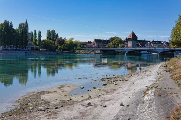 Konstanz, Niedrigwasser an der Seestrasse vor der Altstadt