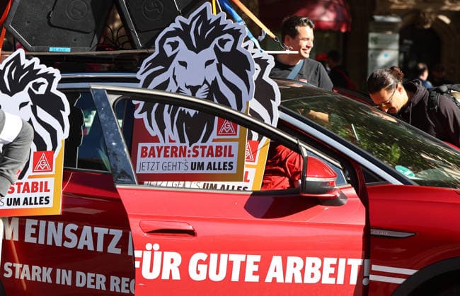 September 26, 2026, Nuremberg, Bayern, Germany: Demonstration against the labor reform in Nuremberg , Bayern , Germany . September 26th, 2026 Nuremberg Germany  - ZUMAe140 20260926_zip_e140_005 Copyright: xDavidexEliasx