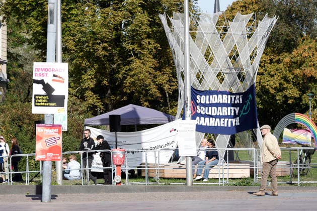 Reichsbürger Treffen 26.09.2026 Aufzug durch Darmstadt Innenstadt mit Fahnen und historischen Symbolen beabsichtigen Teilnehmer des Reichsbürger Treffen trotz Gegendemonstrationen und Auflagen hier Kundgebung auf dem Karolinenplatz Darmstadt Hessen Deutschland