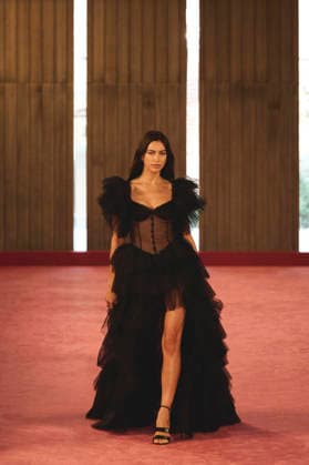 September 26, 2026, Milan, Italy, Italy: IRINA SHAYK on the runway at the Bluemarine fashion show in Milan, September 2026 Milan Italy  - ZUMAg279 20260926_zip_g279_010 Copyright: xAlessandroxGalatolix