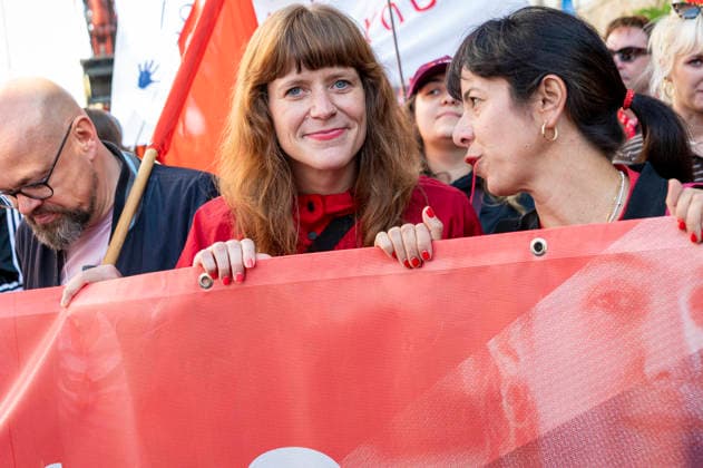 Kerstin Wolter + Elif Eralp + Ines Schwerdtner. EUR, Deutschland, Berlin, 26.09.2026: Kerstin Wolter, Elif Eralp, Ines Schwerdtner. Block der Partei Die Linke. Bundesweite Sozialproteste des DGB und seiner Mitgliedsgewerkschaften unter dem Motto Hart verdient! Deine Arbeit.Deine Gesundheit. Deine Rente.