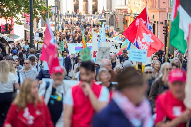 Felles aksjonsdag mot USA-baser i Norden Oslo 20260926. Freds- og solidaritetsorganisasjoner pa Jernbanetorget mot amerikanske militaerbaser i Norden lordag. Andre demonstrasjoner pagar bland annet Trondheim, Bergen og Tromso. Foto: Javad M. Parsa NTB Oslo Norge bxPq_q_aEgM EDITORIAL USE ONLY Ref:_POLbxPq_q_aEgM.jpg Copyright: xJavadxM.xParsax xNTBx