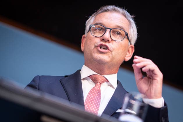 Magnus Brunner, EU-Kommissar für Inneres und Migration, ÖVP, früherer Bundesminister der Finanzen in Österreich;2. Munich Migration Meeting Treffen der Europäischen Minister zur Umsetzung der Migrationswende, München Bayern Deutschland Hotel Bayerischer Hof