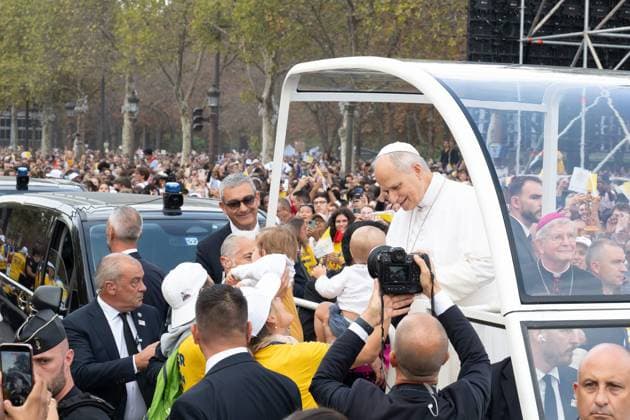 POPE S VISIT TO FRANCE PHOTOPQR OUEST FRANCE Stéphane Geufroi Paris, September 26, 2026. Léon XIV begins todaya historic four-day visit to France. The event is expected to draw one million people. This Saturday, September 26, his visit to France included a massive Mass at Place de la Concorde attended by more than 700,000 faithful. September 25, 2026, Paris, France. Pope Leo XIV is on an apostolic visit to France from September 25 to 28, 2026, in Paris, France. Copyright: xPHOTOPQR OUESTxFRANCE MAXPPPxStéphanexGeufroix 20260926OFR1729 20260926OFR1729
