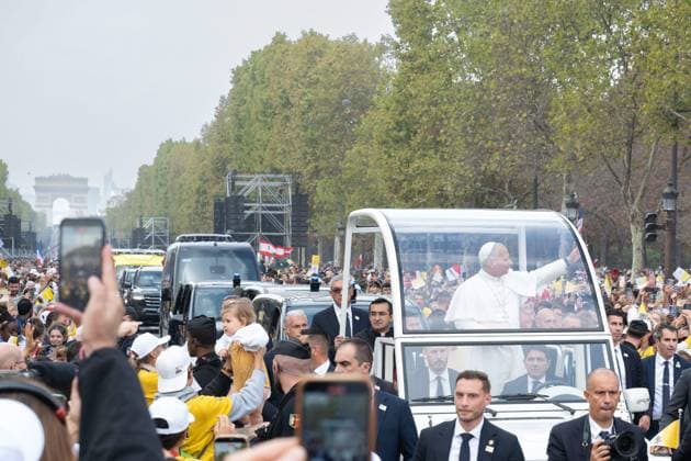 POPE S VISIT TO FRANCE PHOTOPQR OUEST FRANCE Stéphane Geufroi Paris, September 26, 2026. Léon XIV begins todaya historic four-day visit to France. The event is expected to draw one million people. This Saturday, September 26, his visit to France included a massive Mass at Place de la Concorde attended by more than 700,000 faithful. September 25, 2026, Paris, France. Pope Leo XIV is on an apostolic visit to France from September 25 to 28, 2026, in Paris, France. Copyright: xPHOTOPQR OUESTxFRANCE MAXPPPxStéphanexGeufroix 20260926OFR1743 20260926OFR1743