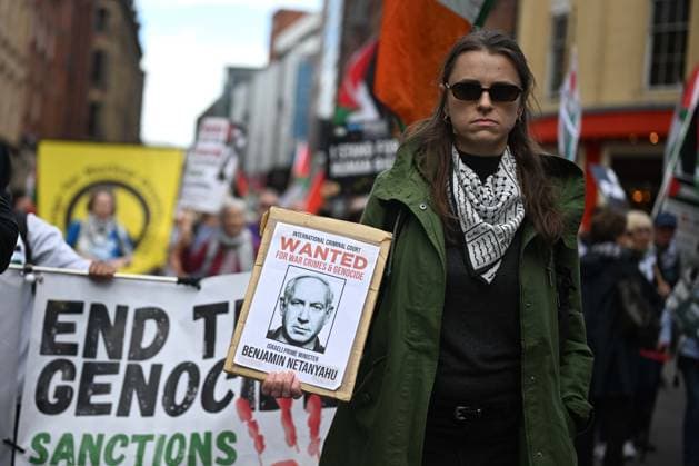 Pro-Palestinian protesters rally in Liverpool LIVERPOOL, UNITED KINGDOM - SEPTEMBER 26: Pro-Palestinian protesters gather at St George’s Plateau, calling on the British government to stop arms sales to Israel and impose sanctions, in Liverpool, United Kingdom, on September 26, 2026. The protesters march toward the area where the Labour Party s annual conference is scheduled to take place. Rasid Necati Aslim Anadolu Liverpool United Kingdom. Editorial use only. Please get in touch for any other usage.  Copyright: x2026xAnadoluxRasidxNecatixAslimx