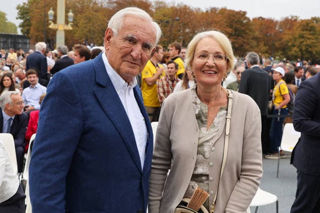 Jean Pierre Raffarin and his wife Anne Marie Raffarin Celebrities at Pope Leo XIV’s grand Mass on the Place de la Concorde in Paris on September 26, 2026 Between the Avenue des Champs-Élysées and the Place de la Concorde, 700,000 faithful and onlookers, from all corners of the globe, gathered to attend the Mass celebrated by the Holy Father. The apostolic journey, from September 25 to 28, 2026, will continue in Lourdes and Metz. Jacovides Moreau Bestimage Celebrities attending the grand Mass celebrated by Pope Leo XIV at the Place de la Concorde in Paris on September 26, 2026. Between the Avenue des Champs-Élysées and the Place de la Concorde, 700,000 worshippers and onlookers from around the world gathered to attend the Mass celebrated by Copyright: xJACOVIDES-MOREAUx xBESTIMAGExJACOVIDES-MOREAUx xBESTIMAGEx