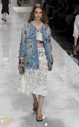MFW - Dolce & Gabbana Runway Dolce & Gabbana presents its Women s Fashion Show during Milan Women s Fashion Week Spring Summer 2027 in Milan, Italy on September 26, 2026. Photo by Maurizio Maule IPA ABACAPRESS.COM Milan Italy  Copyright: xMaulexMaurizio IPA ABACAx