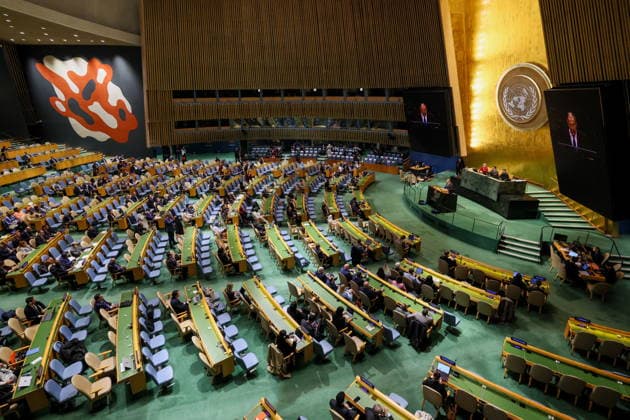 USA, NEW YORK New York City - SEPTEMBER 26, 2026: Russia s Foreign Minister Sergei Lavrov (R on the podium) speaks at a General Debate of the 81st Session of the UN General Assembly, during the 2026 High-Level Week New York City USA  - ZUMAt113 20260926_zaa_t113_254 Copyright: xAlexanderxShcherbakx