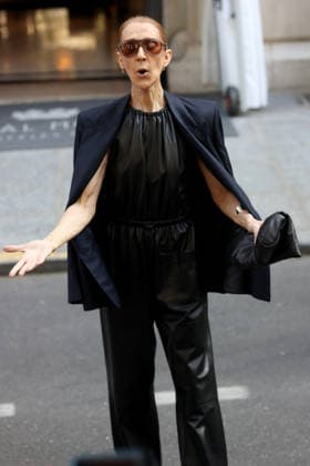 CÃ line Dion leaves her apartment in Paris for her show at the Plenitude Arena CÃ line Dion leaves her apartment in Paris for her show at the Plenitude Arena in Paris, France on september 26, 2026  Copyright: xDidierxFereyx