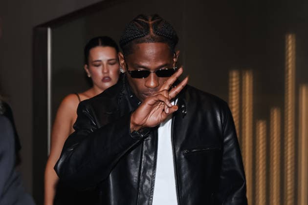 IPA89011435 - Milan, Celebrity Sightings During Milan Fashion Week: Women s Spring Summer 2027 Collection - Women s Fashion, Spring Summer 2027. Pictured: Travis Scott (American rapper) leaving the Armani Hotel on his way to the Bottega Veneta fashion show  Copyright: xAlessandroxBremecx xx IPA89011435