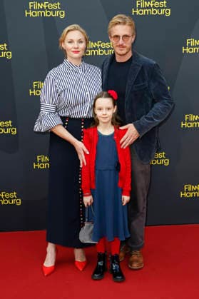 Rosalie Thomass, Elise Lindner und Golo Euler bei der Premiere des Kinofilms Lügen über meine Mutter auf dem 34. Filmfest Hamburg 2026 im Cinemaxx Dammtor. Hamburg, 26.09.2026