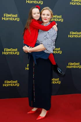 Entertainment Bilder des Tages #2 Elise Lindner und Rosalie Thomass bei der Premiere des Kinofilms Lügen über meine Mutter auf dem 34. Filmfest Hamburg 2026 im Cinemaxx Dammtor. Hamburg, 26.09.2026