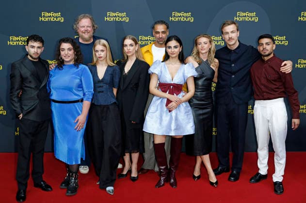 Sina Martens, Tamer Trasoglu, Bayan Layla, Jeanne Goursaud, Albrecht Schuch und Wael Alkhatib und Cast bei der Premiere der ARD-Serie Breitscheidplatz 19 12 auf dem 34. Filmfest Hamburg 2026 im Cinemaxx Dammtor. Hamburg, 26.09.2026
