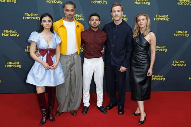 Bayan Layla, Tamer Trasoglu, Wael Alkhatib, Albrecht Schuch und Jeanne Goursaud bei der Premiere der ARD-Serie Breitscheidplatz 19 12 auf dem 34. Filmfest Hamburg 2026 im Cinemaxx Dammtor. Hamburg, 26.09.2026