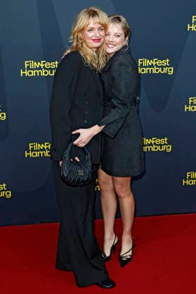 Leonie Krippendorff und Jella Haase bei der Premiere des Kinofilms Kinder der Sonne Children of the Sun auf dem 34. Filmfest Hamburg 2026 im Cinemaxx Dammtor. Hamburg, 26.09.2026