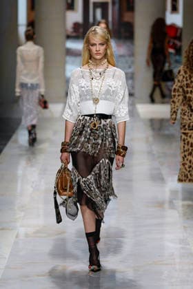 Dolce Gabbana Spring Summer 2027 Ready-to-Wear Collection Fashion Show during Milan Fashion Week on September 25, 2026 Dolce Gabbana Fashion Show Ready to Wear Spring Summer 2027 at Milan Fashion Week September 25, 2026 Milan, Italy  Copyright: xAgencex xBestimagexAgencex xBestimagex