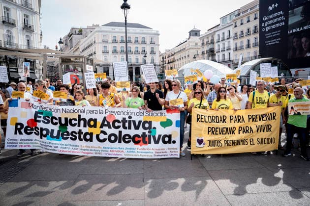 Suicide Prevention Rally in Madrid: Many people carried signs bearing the slogan Remember to Prevent, Prevent to Live during the National Suicide Prevention Rally on September 27, 2026, in Madrid, Spain. The rally was organized under the slogan Active Listening, Collective Response, coinciding with Suicide Awareness Month. September 27, 2026. On Foot, Madrid, Madrid, Spain Copyright: xA.xPÃ rezxMecax 7803975