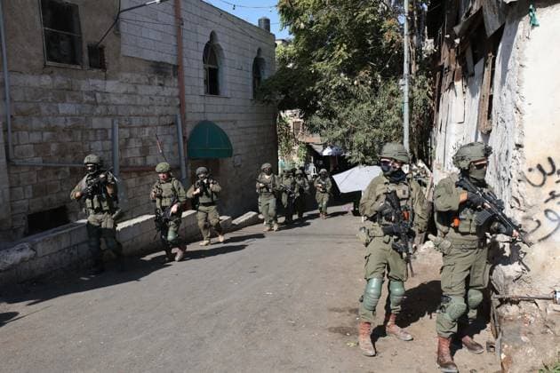 September 27, 2026, Nablus, Palestine, State of: NABLUS, OCCUPIED WEST BANK, SEPTEMBER 27, 2026: Israeli soldiers patrol the Old City of Nablus in the occupied West Bank. Nablus Palestine, State of  - ZUMAq101 20260927_zna_q101_015 Copyright: xNedalxShtiehx
