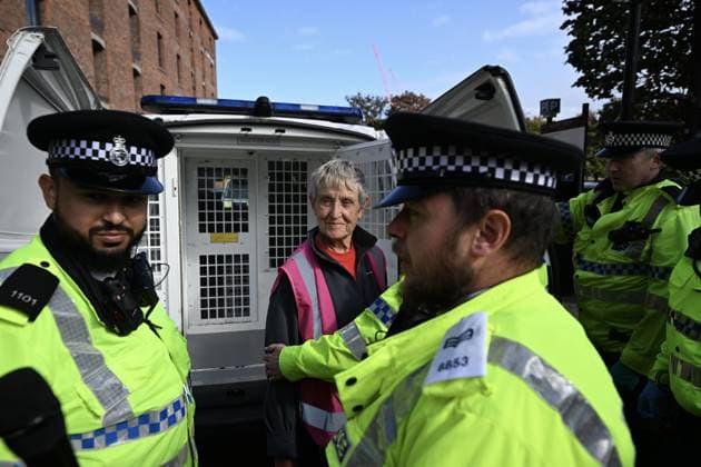 Arrests at the Lift the Ban protest in Liverpool LIVERPOOL, UNITED KINGDOM - SEPTEMBER 27: Supporters of Palestine Action are detained by police during a Lift the Ban rally outside the venue of the Labour Party Conference as they call for the lifting of the ban on the group, in Liverpool, United Kingdom on September 27, 2026. Rasid Necati Aslim Anadolu Liverpool United Kingdom. Editorial use only. Please get in touch for any other usage.  Copyright: x2026xAnadoluxRasidxNecatixAslimx