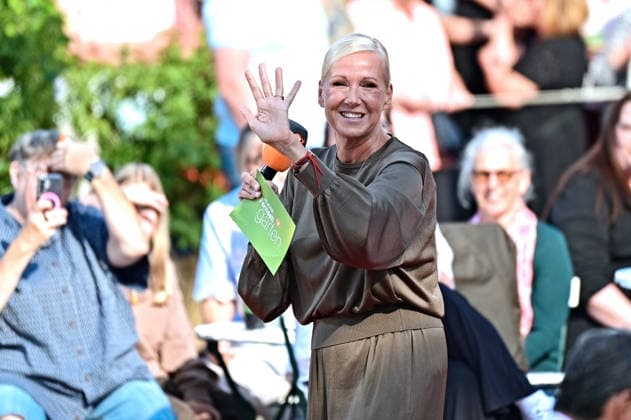 ZDF - Fernsehgarten. Moderatorin Andrea Kiwi Kiewel während der ZDF - Unterhaltungsshow Fernsehgarten am 27.09.2026 in Mainz. 20260927MWI150370