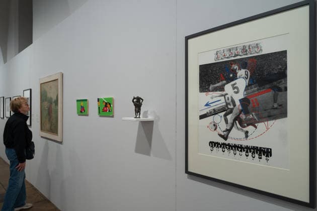 Kunst Fotografie moderne Kunst Ausstellung Rathaushalle 27.09.2026 Frankfurt Oder Rathaushalle Brandenburgisches Landesmuseum für moderne Kunst Ausstellungseröffnung SPRINT GLEICHSCHRITT DAUERLAUF Bilder vom Sport 27.09.2026 bis 22.11.2026 Hans Ticha Fussball 1982 Farbsiebdruck Foto Eberhard Thonfeld Frankfurt Oder Brandenurg GER