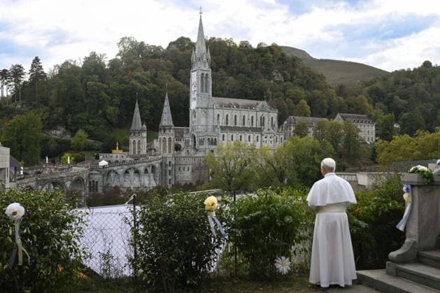Pope Leo XIV in Lourdes - France Pope Leo XIV looks at the Sanctuary of Our Lady of Lourdes in France on September 27, 2026 on the third day of his four-day Apostolic Journey to France. Photo by (EV) Simone Risoluti Vatican Media ABACAPRESS.COM Lourdes France  Copyright: xABACAx