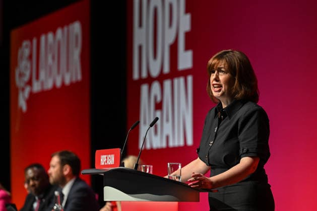 September 27, 2026, Liverpool, England, United Kingdom: Secretary of State for Education and Deputy Leader of the Labour Party LUCY POWELL gives a speech on the first day of the Labour Party Conference. Liverpool United Kingdom  - ZUMAs371 20260927_zip_s371_052 Copyright: xWiktorxSzymanowiczx