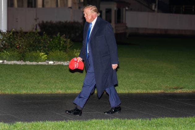 September 27, 2026, Washington, District Of Columbia, USA: President DONALD TRUMP speaks to the press as he arrives back to the White House on Marine One Washington USA  - ZUMAs365 20260927_znp_s365_017 Copyright: xJoeyxSussmanx