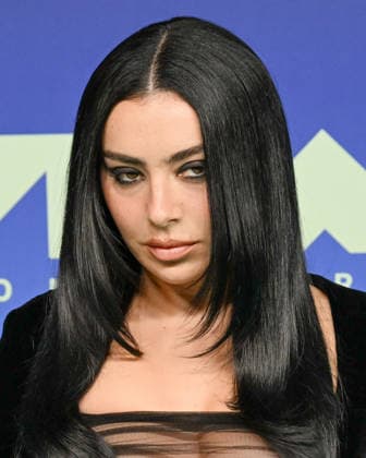 September 27, 2026, Los Angeles, California, USA: British singer, songwriter, and actress CHARLI XCX, aka, Charlotte Emma Aitchison, 34, attends the 2026 MTV Video Music Awards Ã¢â‚¬oeVMAsÃ¢â‚¬Â teal carpet. Los Angeles USA  - ZUMAb173 20260927_aap_b173_068 Copyright: xBillyxBennightx