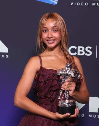 2026 MTV Video Music Awards (VMAs) - Press Room PinkPantheress, winner of the Best Art Direction award for Stateside , poses in the press room during the 2026 MTV Video Music Awards (VMAs) at Peacock Theater on September 27, 2026 in Los Angeles, California. Los Angeles Peacock Theater California United States Copyright: ximageSPACEx