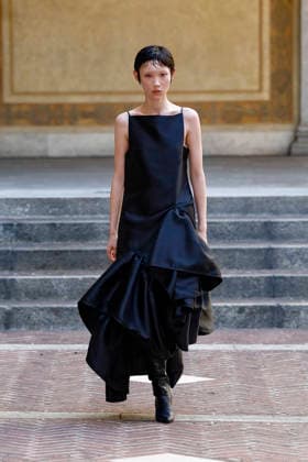 Marques Almeida Spring Summer 2027 Ready-to-Wear Collection fashion show at Milan Fashion Week (MLFW) on September 27, 2026 Marquess Almeida Spring Summer 2027 Ready-to-Wear Collection fashion show at Milan Fashion Week (MLFW) on September 27, 2026 Milan, Italy  Copyright: xAgencex xBestimagexAgencex xBestimagex