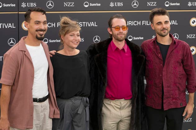 Simon David mit Team bei der Premiere des Dokumentarfilms Vieille peau Schreckschraube auf dem 22. Zurich Film Festival im Corso. Zürich, 27.09.2026
