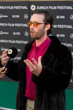 Simon David bei der Premiere des Dokumentarfilms Vieille peau Schreckschraube auf dem 22. Zurich Film Festival im Corso. Zürich, 27.09.2026