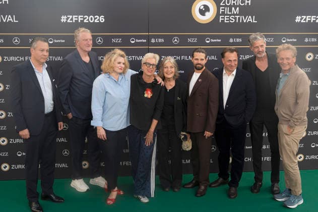 Reta Guetg, Doris Dörrie, Angela Winkler, Josef Ellers und Team bei der Premiere des Kinofilms Frau Winkler verlässt das Haus auf dem 22. Zurich Film Festival im Arthouse Le Paris. Zürich, 27.09.2026
