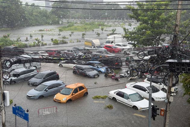 September 28, 2026, Bangkok, Bangkok, Thailand: A few dozen cars were stranded in a parking lot in Bangkapi, one of the most flooded areas in Bangkok since an active low-pressure system and monsoon have dumped nearly 300 millimetres (11.8 inches) of rain since the afternoon of September 24. Bangkok authorities have officially declared all 50 districts of the Thai capital as flood disaster areas following four straight days of severe rainfall. Bangkok Thailand  - ZUMAw151 20260928_zip_w151_021 Copyright: xPatrickxChengzhixWangx