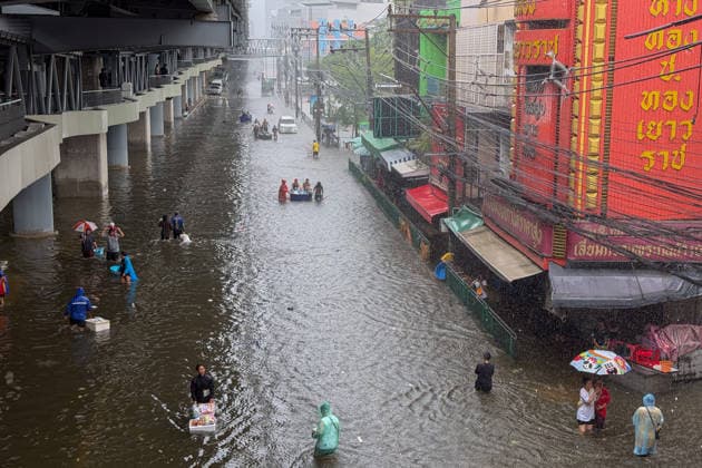 September 28, 2026, Bangkok, Bangkok, Thailand: A few dozen residents were seen in water on Lat Phrao Road in Bangkapi, one of the most flooded areas in Bangkok since an active low-pressure system and monsoon have dumped nearly 300 millimetres (11.8 inches) of rain since the afternoon of September 24. Bangkok authorities have officially declared all 50 districts of the Thai capital as flood disaster areas following four straight days of severe rainfall. Bangkok Thailand  - ZUMAw151 20260928_zip_w151_032 Copyright: xPatrickxChengzhixWangx
