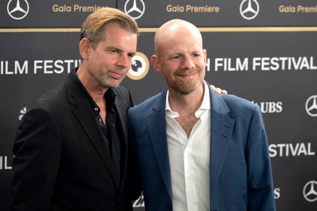 Alex Schulman mit Gast bei der Premiere des Kinofilms Adult Supervision Arkipelag auf dem 22. Zurich Film Festival im Corso. Zürich, 27.09.2026