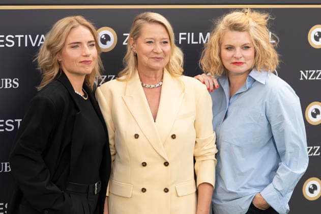 Josephine Park, Trine Dyrholm und Reta Guetg bei der Premiere des Kinofilms The Guest Gaesten auf dem 22. Zurich Film Festival im Corso. Zürich, 27.09.2026